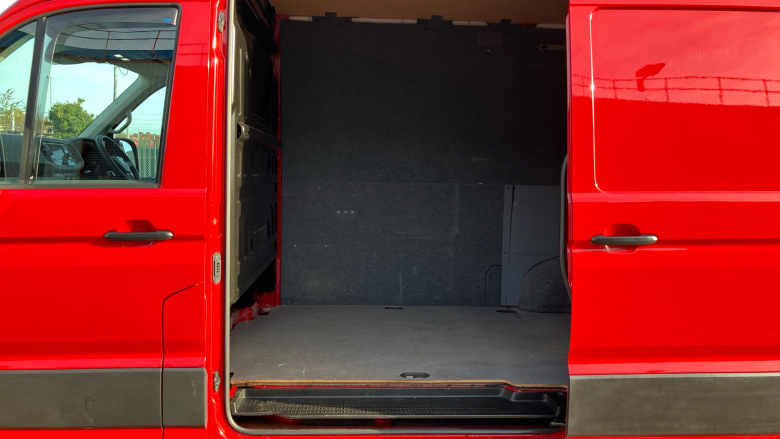 Volkswagen Crafter Cr35 Mwb Diesel 2.0 TDI 177PS Commerce Plus High Roof Van